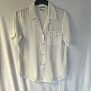 Christie & Jill blouse size small.  White